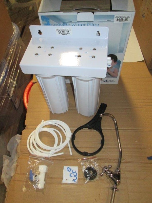 FILTRO DE AGUA CON PORTAFILTROS, DOBLE, FILTRO SEDIMENTOS + CARBON ACTIVADO, 2.5" X 10" / 5 MICRAS,  2 GPM, 1/4" FNPT INGRESO/SALIDA, INCLUYE CAÑO Y ACCESORIOS
